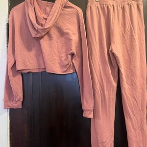 Fashion Nova used two piece hoodie outfit